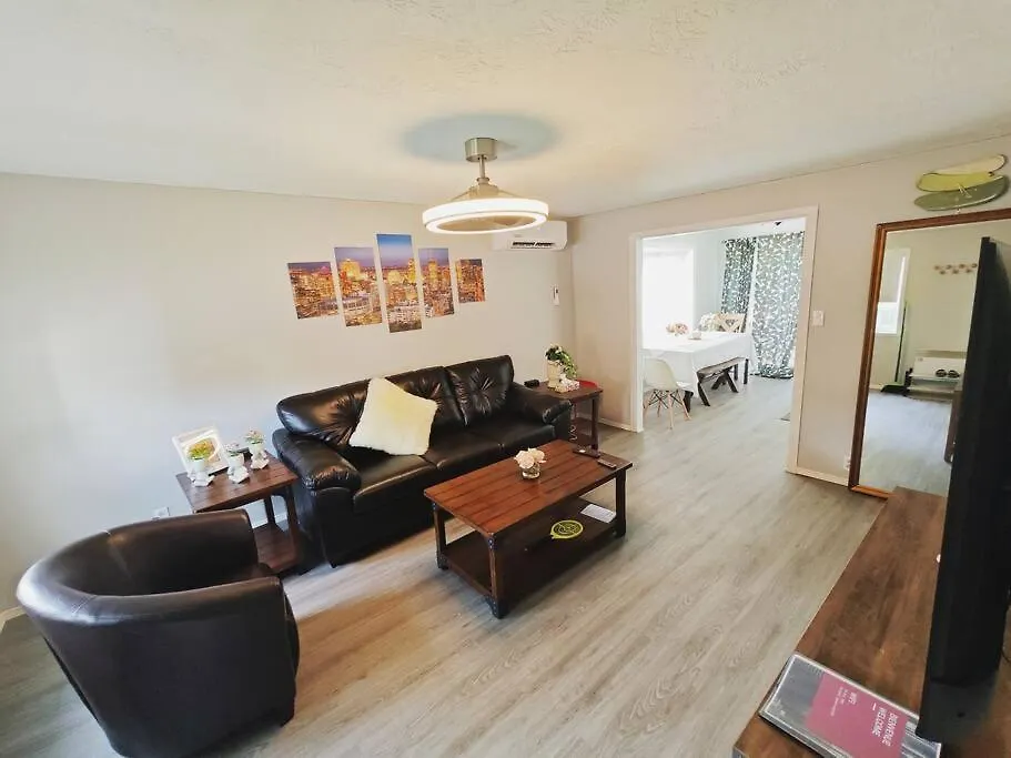 몬트리올 Detached House Near Metro With Private Parking 빌라 캐나다