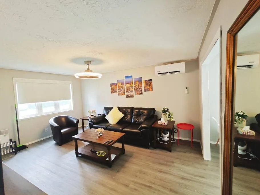 몬트리올 Detached House Near Metro With Private Parking 빌라