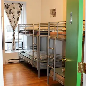 L'apero Hostal